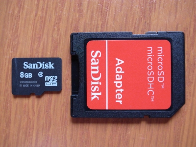 サンディスク　microSDHCカード＋アダプタ